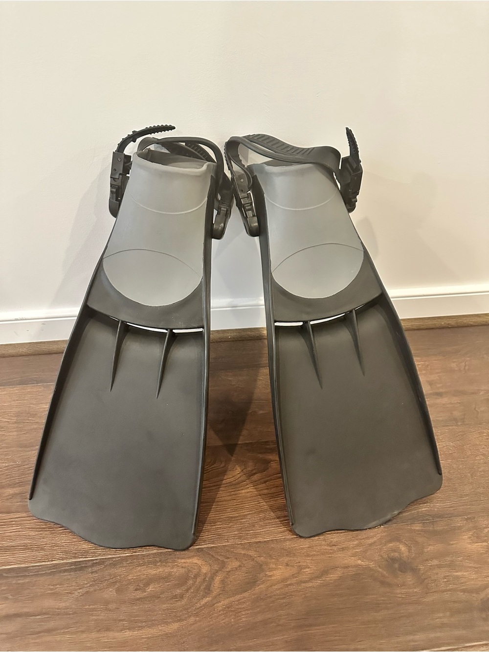 Open-Heel Scuba / Snorkel Fins in Black and  Gray with Adjustable Straps